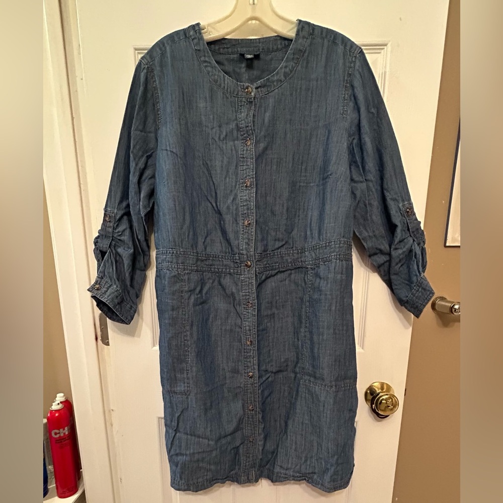 J-Jill Petite XL lightweight denim dress w/pockets. Cute buttons